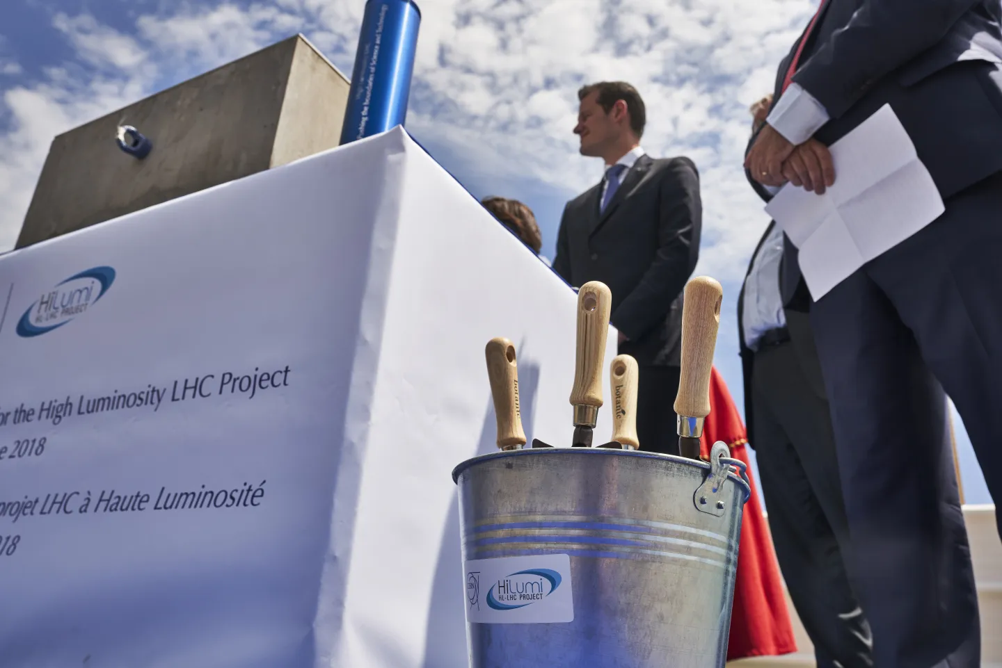 Progress on the Civil Engineering preparation for P1 and P5 of the LHC